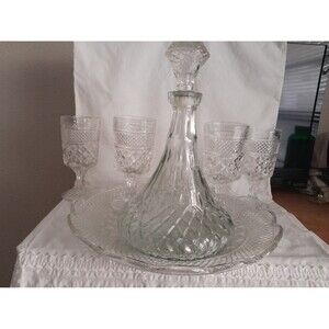 ANCHOR HOCKING Wexford Ships Decanter w/Stopper, Wine Glasses & Tray
